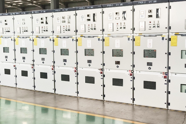 Aplicações de painéis de média tensão em data centers e projetos de energia renovável